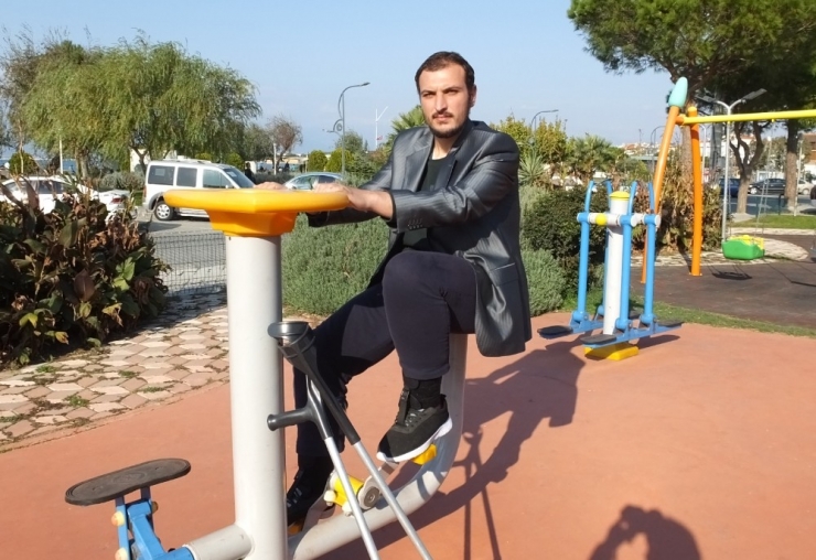 Bakışlardan Rahatsız Oldu, Bir Yılda 122 Kilo Verdi