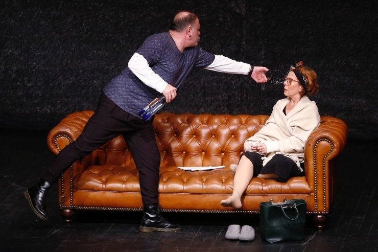 ’Aşk Halleri’ Konak’ta Kapalı Gişe Oynadı