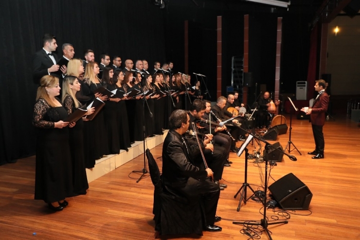 Atatürk, Sevdiği Şarkılarla Anıldı