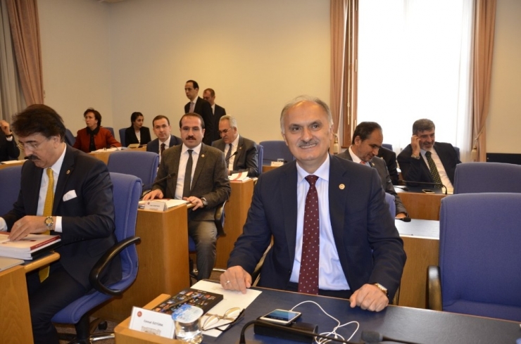 Ak Partili Öztürk: "Fındık İhracatçımızın Finansmana Erişimini Kolaylaştırırsak Piyasadaki Sıkıntı Kısmen Giderilir"