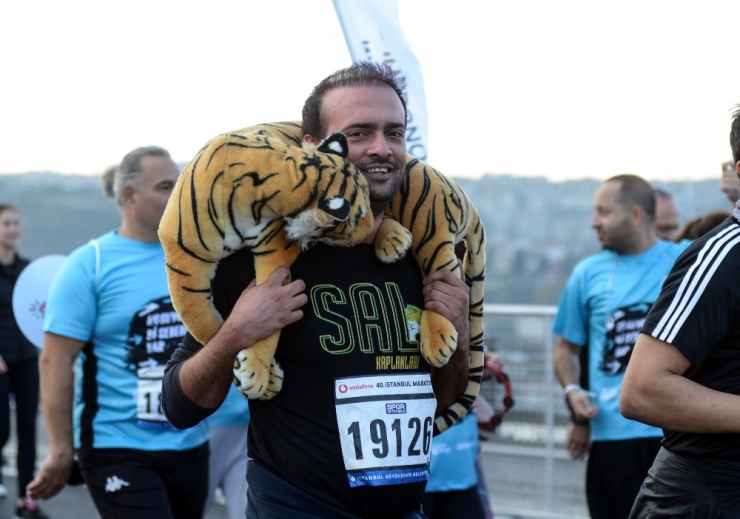 Vodafone 40. İstanbul Maratonu’nda Atletler Yolu Yarıladı