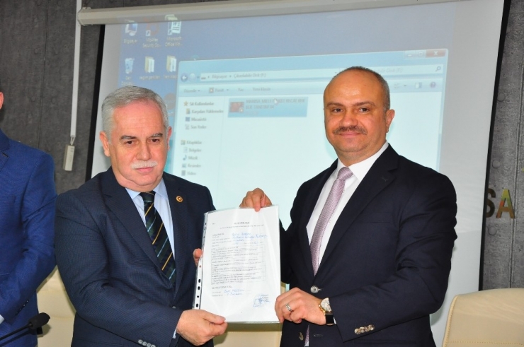 Ak Parti’li Berber, Büyükşehir Aday Adaylığı Başvurusunu Yaptı