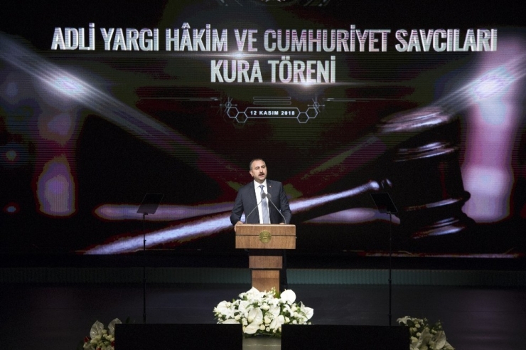 Cumhurbaşkanı Yardımcısı Oktay: "4 Bin Civarında Fetö’cü Hakim Ve Savcı Tasfiye Edildi"