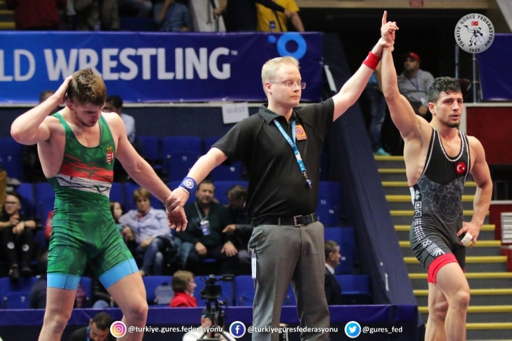 U23 Dünya Grekoromen Güreş Şampiyonası’nda İki Yarı Finalist