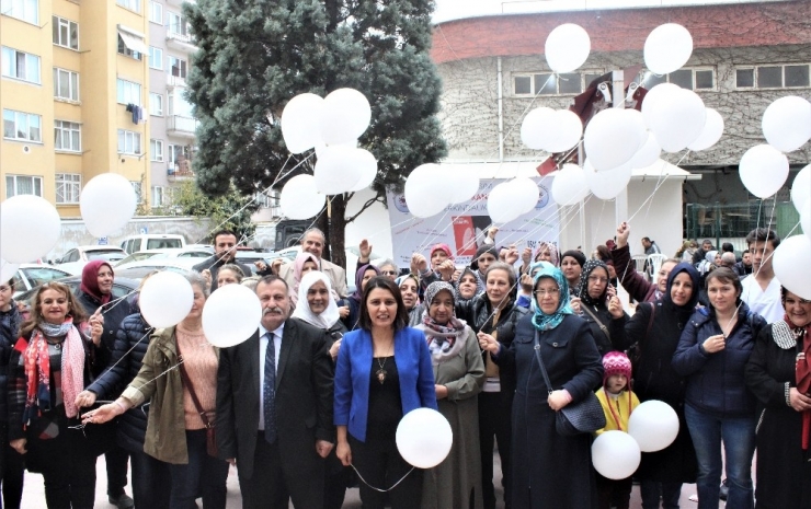 Akciğer Kanseri Hastaları Beyaz Balon Uçurdu