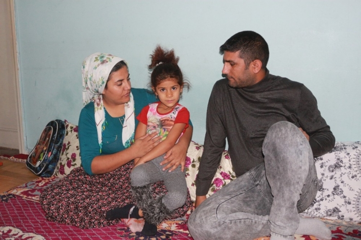 Kaybettiği Cihaz Yüzünden Hem Duyamıyor Hem De Konuşamıyor