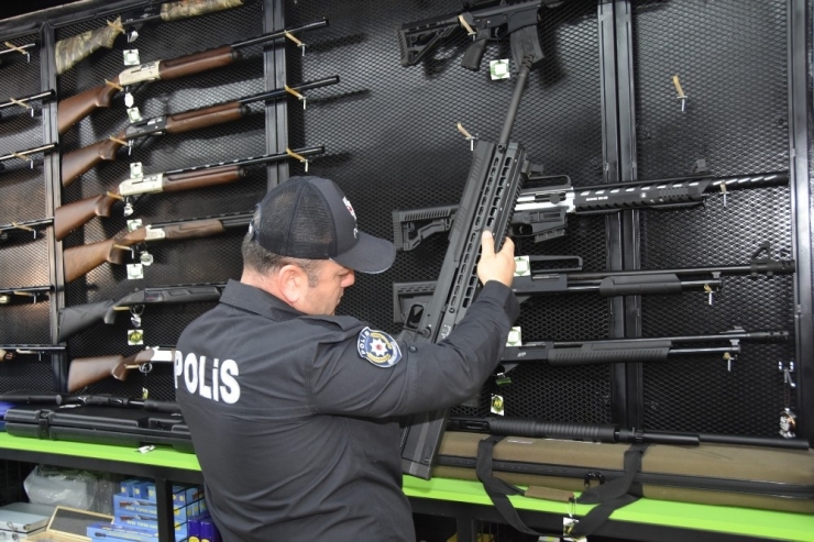 Antalya’da Ruhsatsız Silah Ve Av Tüfeği Uygulaması