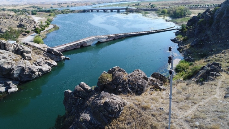 Selçuklu Mimarisi Çeşnigir Köprüsü Ve Çevresi Turizme Kazandırılacak