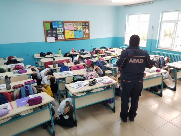 Afad’dan Öğretmen Ve Öğrencilere Afet Eğitimi