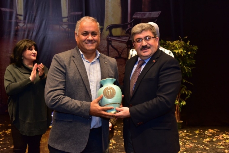 Azerbaycan Kültür Bakanlığı Devlet Tiyatrosu Oyuncuları Bilecik’te Sahne Aldı