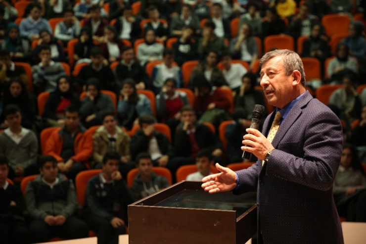 Başkan Karabacak Gençlerle Buluştu