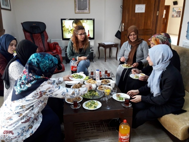 İzmitli Kadınlar, Mahalle Gününde Bir Araya Geliyor