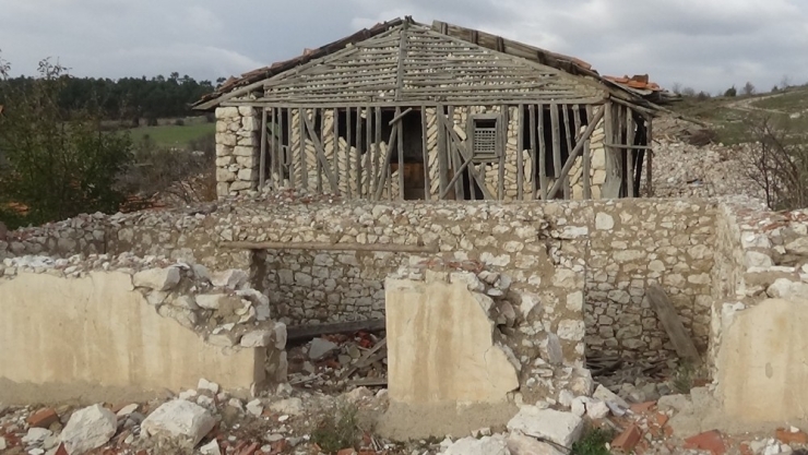 İstimlak Edilen Köyde Yıkım Çalışmaları Başladı