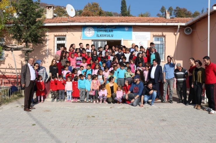 Öğretmen Adayları Öğrencileri Sevindirdi