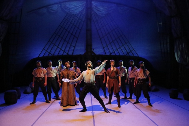 “Piri Reis” Sahnelendi