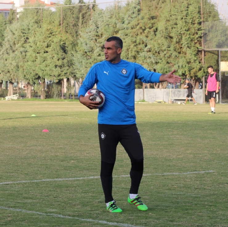 Sezona Golcü Olarak Başladı, Antrenör Olarak Devam Ediyor