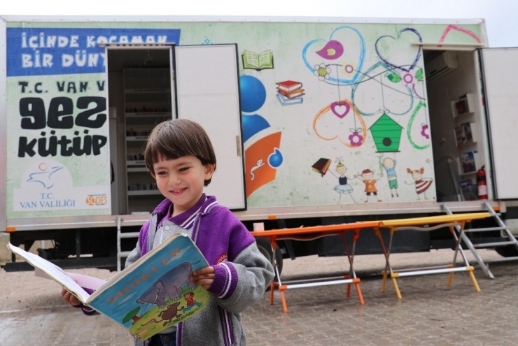 Kitaplar Okuyucunun Ayağına Götürülüyor