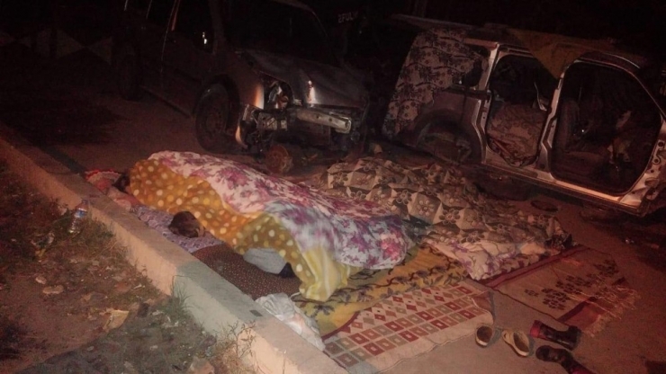 Adana’ya Gitmek Üzere Yola Çıkan 10 Kişilik Ailenin Aracı Arıza Yapınca Çevre Halkı Aileye Sahip Çıktı