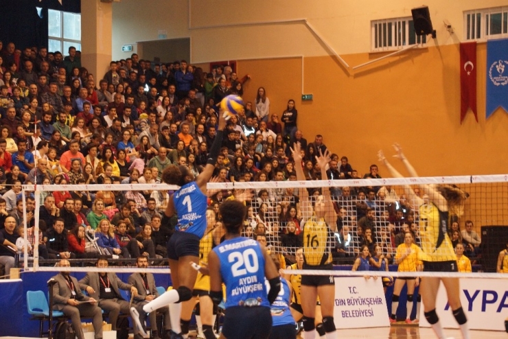 Vestel Venus Sultanlar Ligi: Aydın Büyükşehir Belediyespor: 0 - Vakıfbank: 3