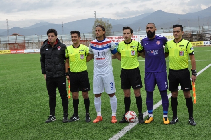 Sandıklıspor Evinde Kırıkkale Büyük Anadoluspor İle Berabere Kaldı