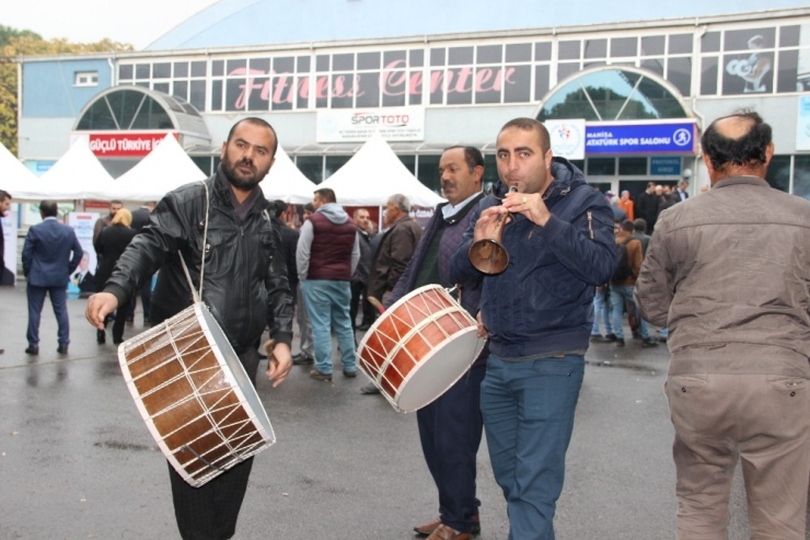 Ak Parti’de Davullu Zurnalı E-temayül Heyecanı