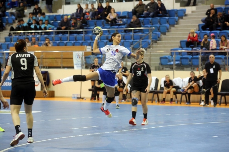 Yenimahalle Avrupa’da Son 16 Takım Arasında