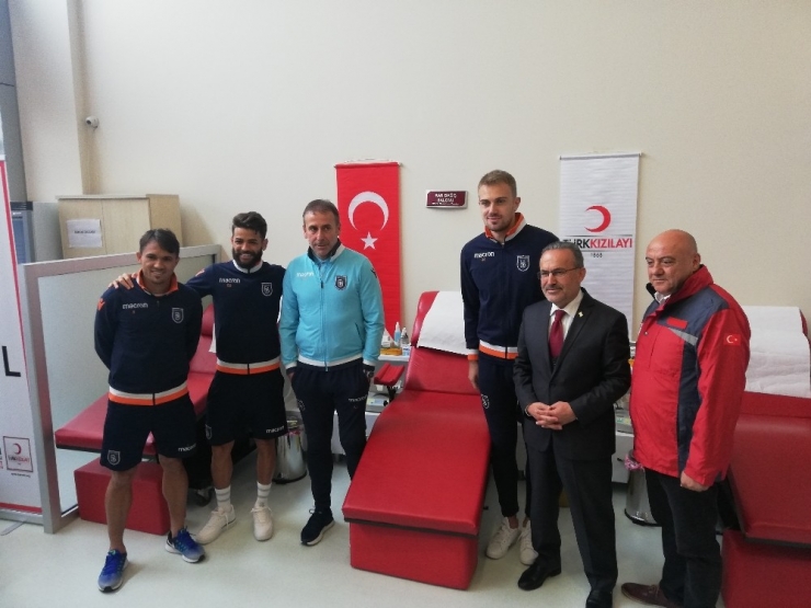 Başakşehir’den Kızılay’a Kan Bağışı