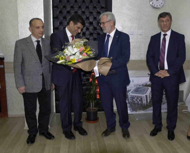 Tıp Fakültesi Hastanesi’nde Nöbet Değişimi