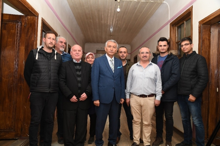 Başkan Günaydın’dan Tarihi Binayı Restore Edip Kullanan İşletmeye Teşekkür