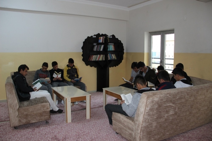 Öğrencilerin Kitaplığı, Bağış Kitaplarıyla Doldu