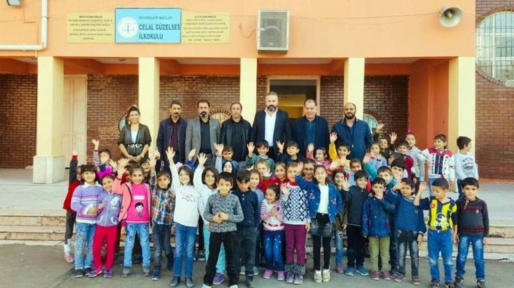 Ak Ocaklarından Öğrencilere Kırtasiye Yardımı