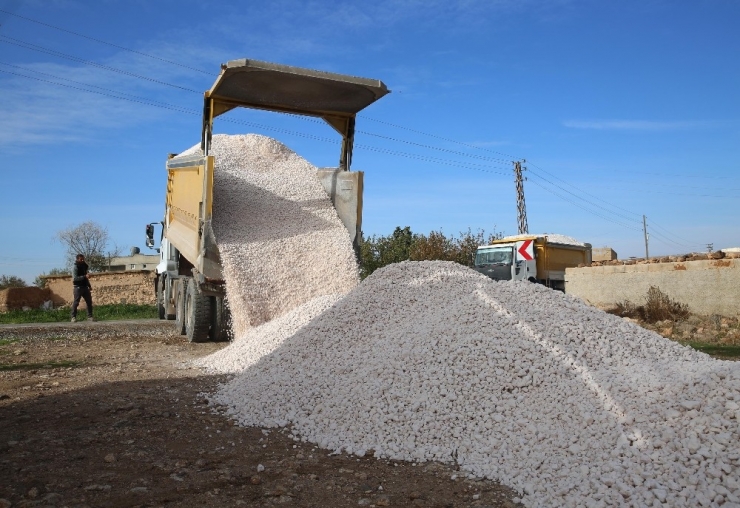 Haliliye’de Kırsalın Yol İhtiyaçları Gideriliyor