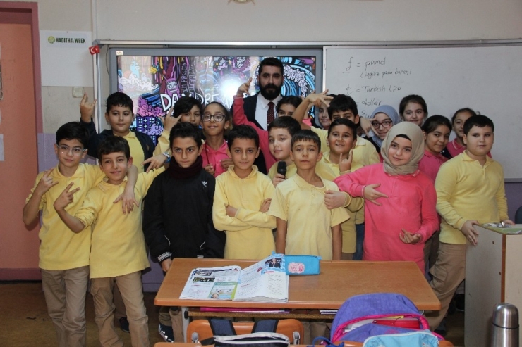 İngilizceyi Rap Yaparak Öğreniyorlar