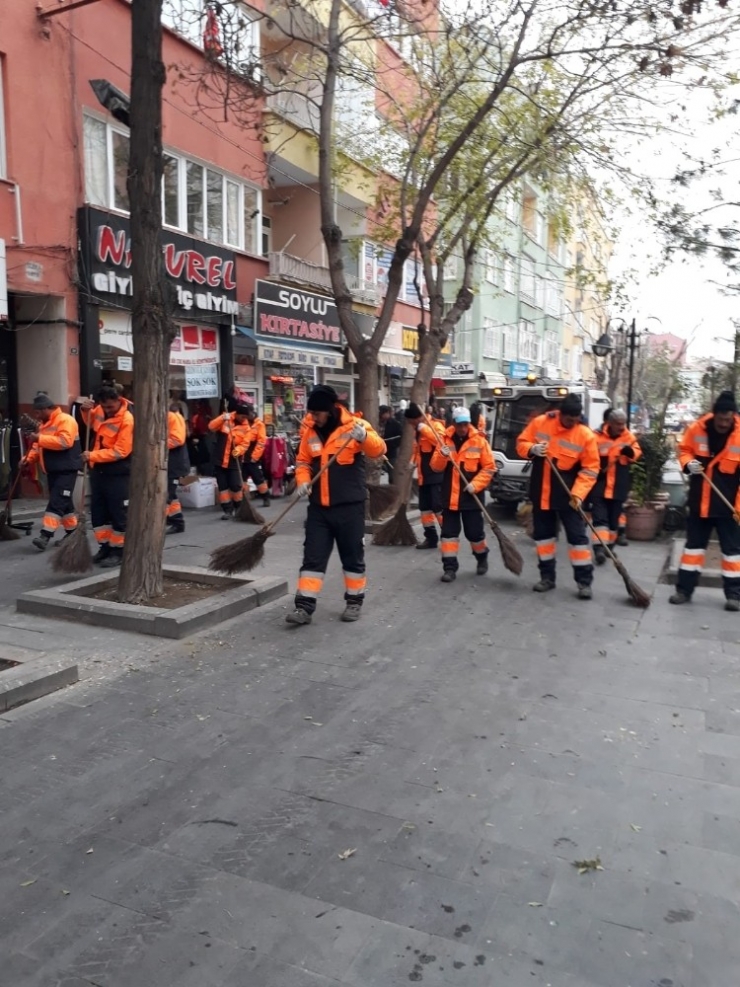 Niğde Belediyesinden Hummalı Temizlik Çalışması