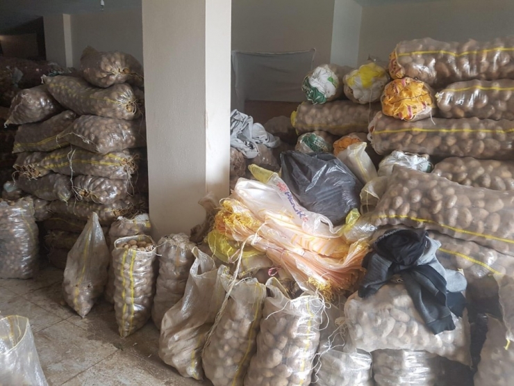 Bursa’da Stokçu Baskınından 35 Ton Patates Çıktı