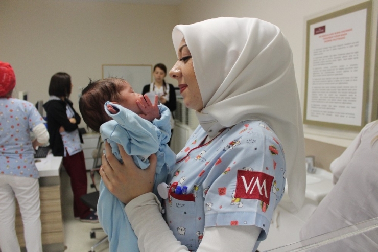 Tuvalet İhtiyacını Gideremeyen Suriyeli Bebek 3 Saatlik Ameliyatla Sağlığına Kavuştu