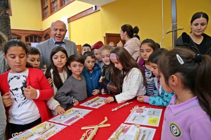 Oyuncakçı Dede Atalı’dan Nostaljik Sergi