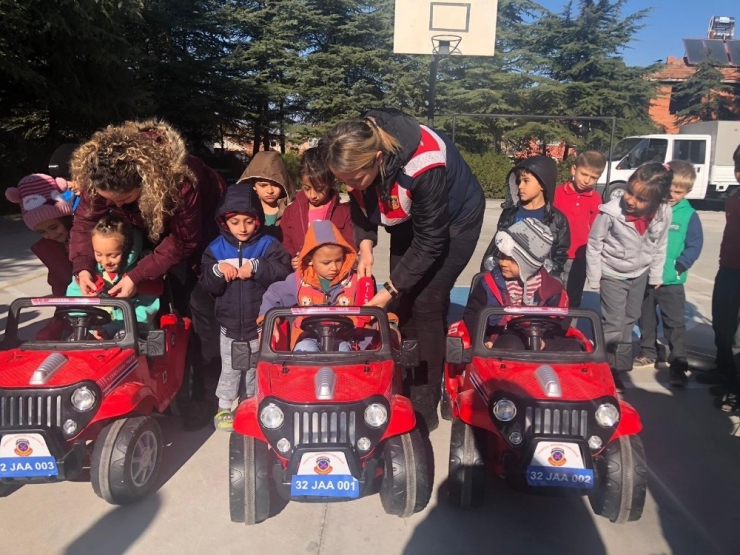 Miniklere Jandarmadan Trafik Eğitimi