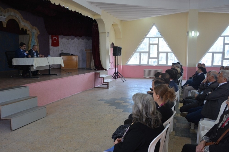 Kaymakam Kaya Halka Açık Toplantı Düzenledi