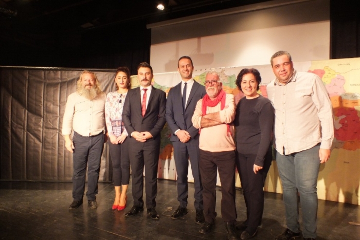 Malazgirt’te Öğretmenler İçin Tiyatro Gösterisi Yapıldı