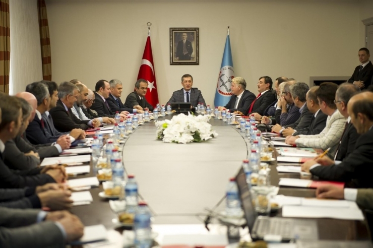 Meslek Liselerinde Ahşap Oyuncak Üretimi Başlıyor