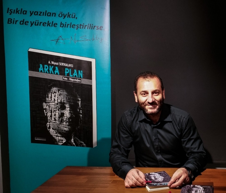 "Arka Plan" Kitap Oldu