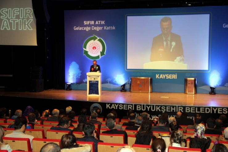 Çevre Yönetimi Genel Müdür Yardımcısı Kesimal: "1 Ocak Tarihinden İtibaren Plastik Poşetler Ücretle Temin Edilecek"