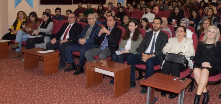 Esogü Eğitim Fakültesi’nde Öğretmenler Günü Etkinliği