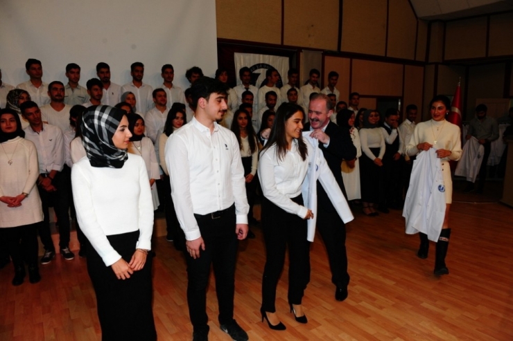 Van Yyü’de Diş Hekimi Adayları Beyaz Önlüklerini Giydi