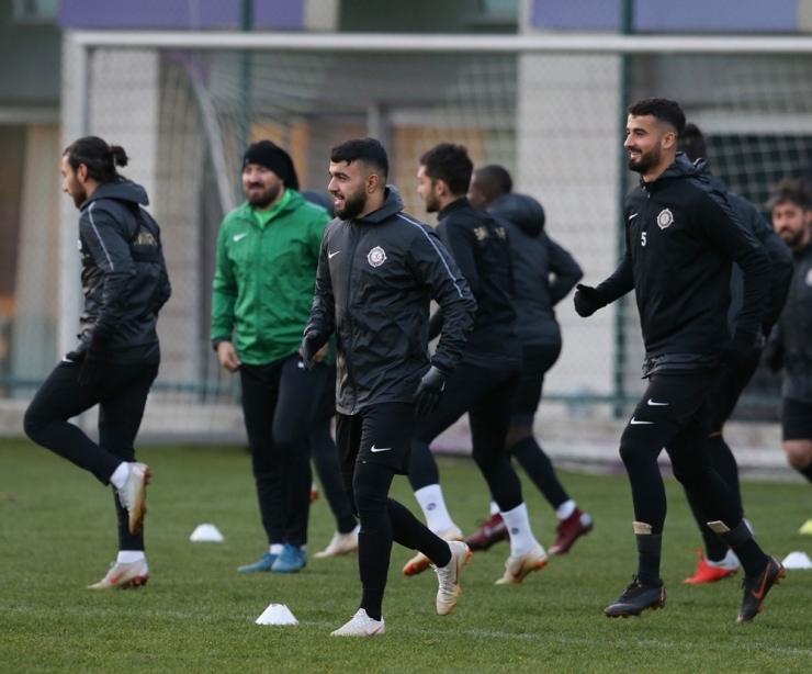 Osmanlıspor Hazırlıklara Taktik Çalışmasıyla Devam Etti