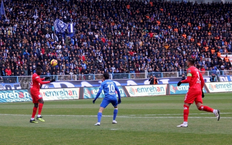 Spor Toto Süper Lig: Bb Erzurumspor: 0 - Antalyaspor: 0 (İlk Yarı)
