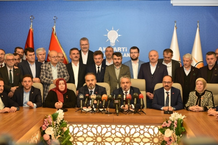 Ak Parti’den Bursa’da Gövde Gösterisi