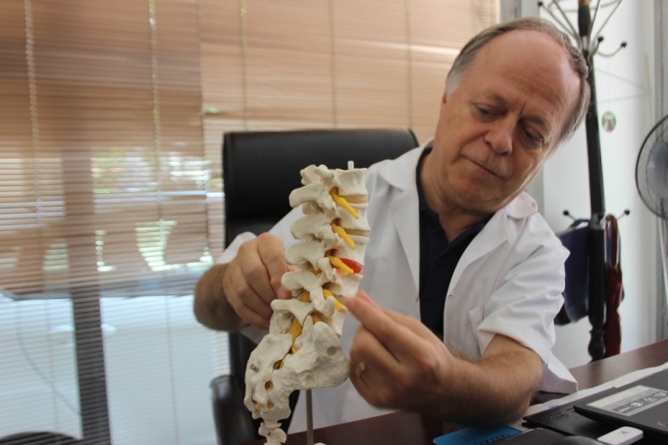 “Asitli Gıdalar, Stres Ve D Vitamini Eksikliği Kemiklerin Düşmanı”