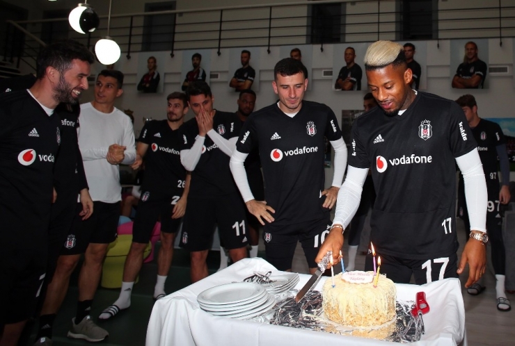 Lens’e Doğum Günü Kutlaması